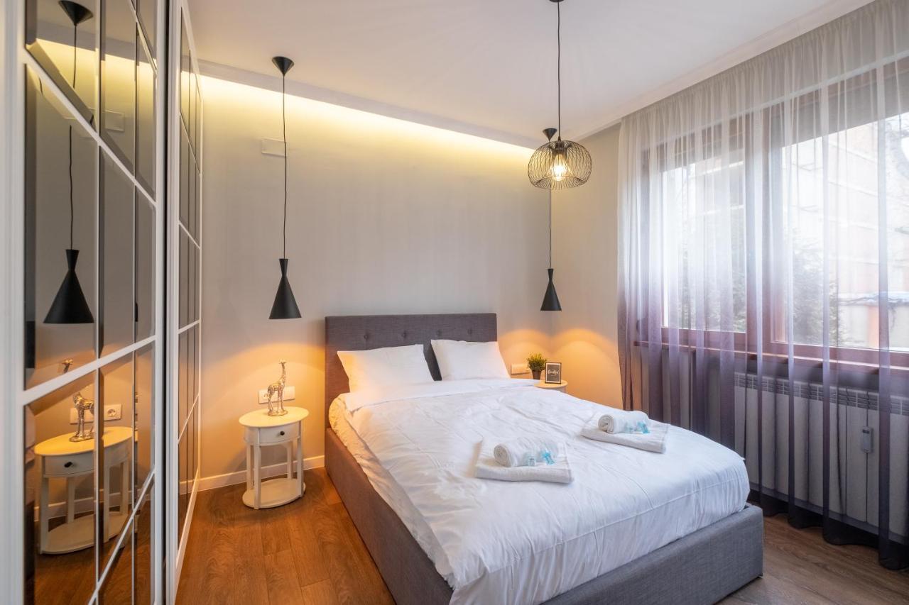 Designer & Cozy 2Bd Flat With A Parking In The City Center By Flat Mаnager Sofia Extérieur photo