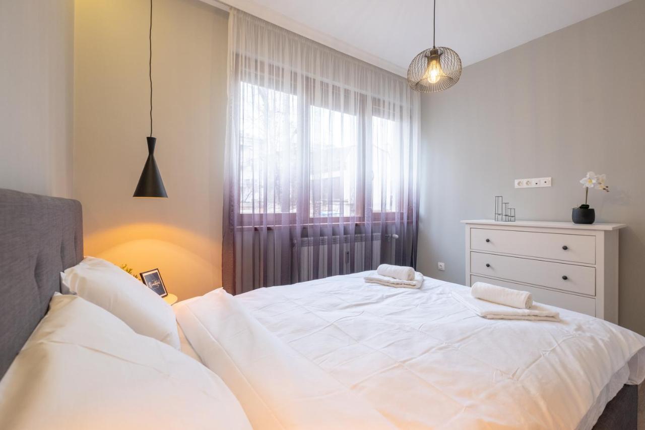 Designer & Cozy 2Bd Flat With A Parking In The City Center By Flat Mаnager Sofia Extérieur photo