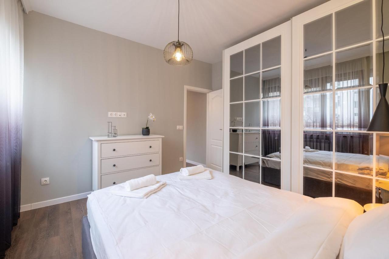 Designer & Cozy 2Bd Flat With A Parking In The City Center By Flat Mаnager Sofia Extérieur photo
