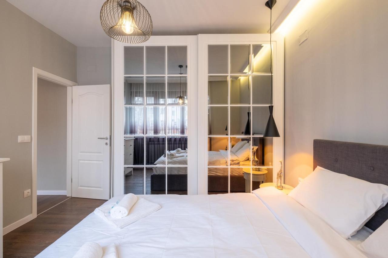 Designer & Cozy 2Bd Flat With A Parking In The City Center By Flat Mаnager Sofia Extérieur photo